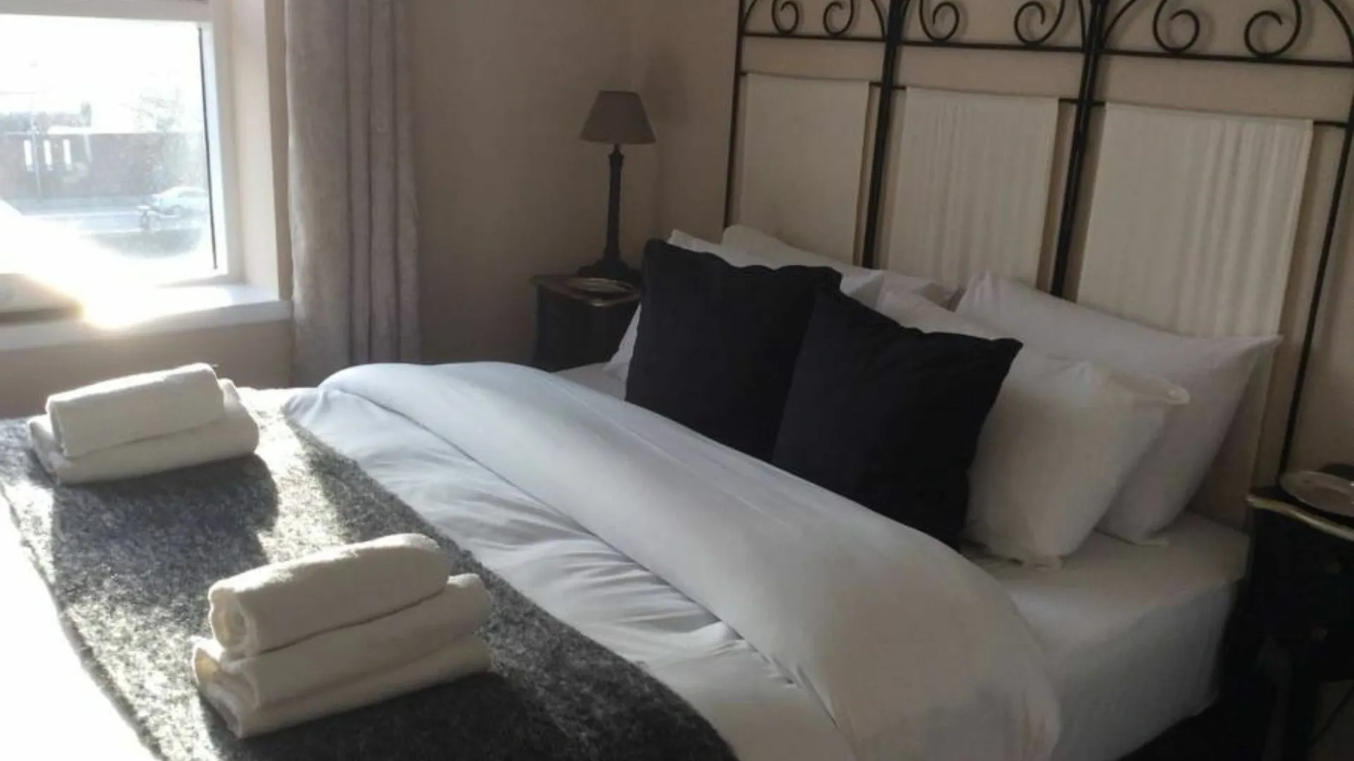 3 Bedroom Riverside Duplex Sleeps 6 Dublin